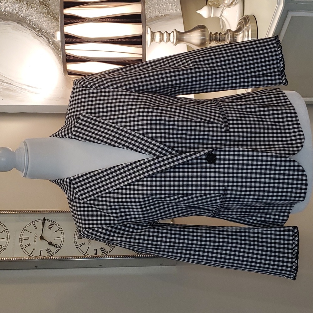 Ann Taylor ❤️NWT❤️ Size 8 Petite Black & White Check Blazer w/ Ruffled Wrists!❤️